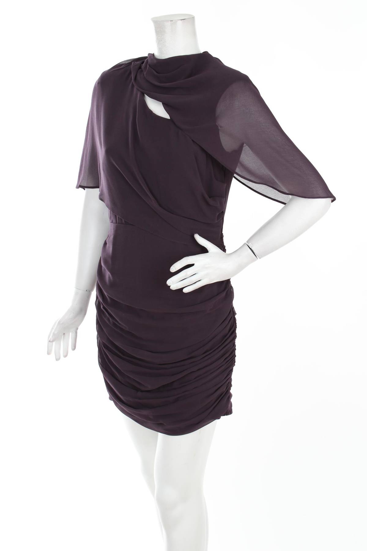 Рокля Michelle Keegan1