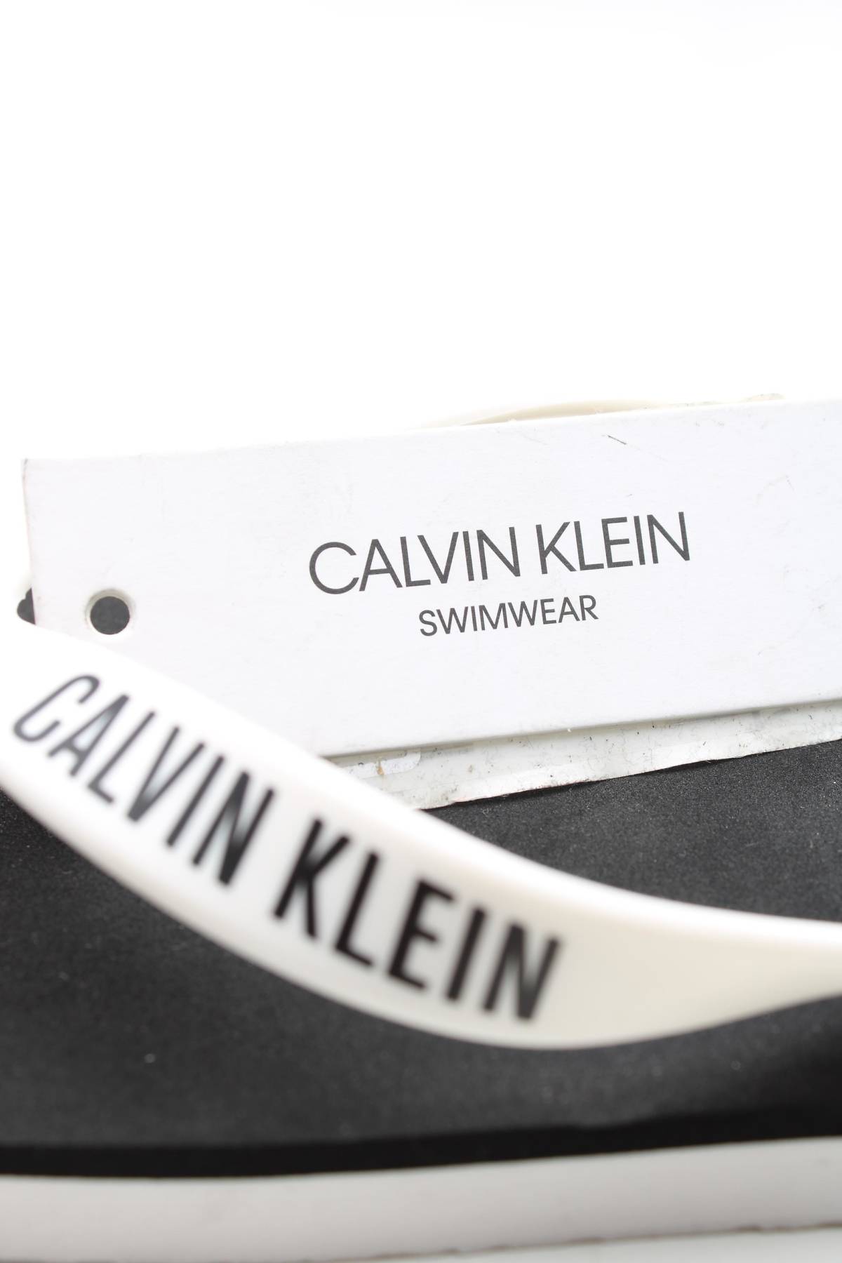 Чехли Calvin Klein5