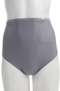 Стягащо бельо Triumph1