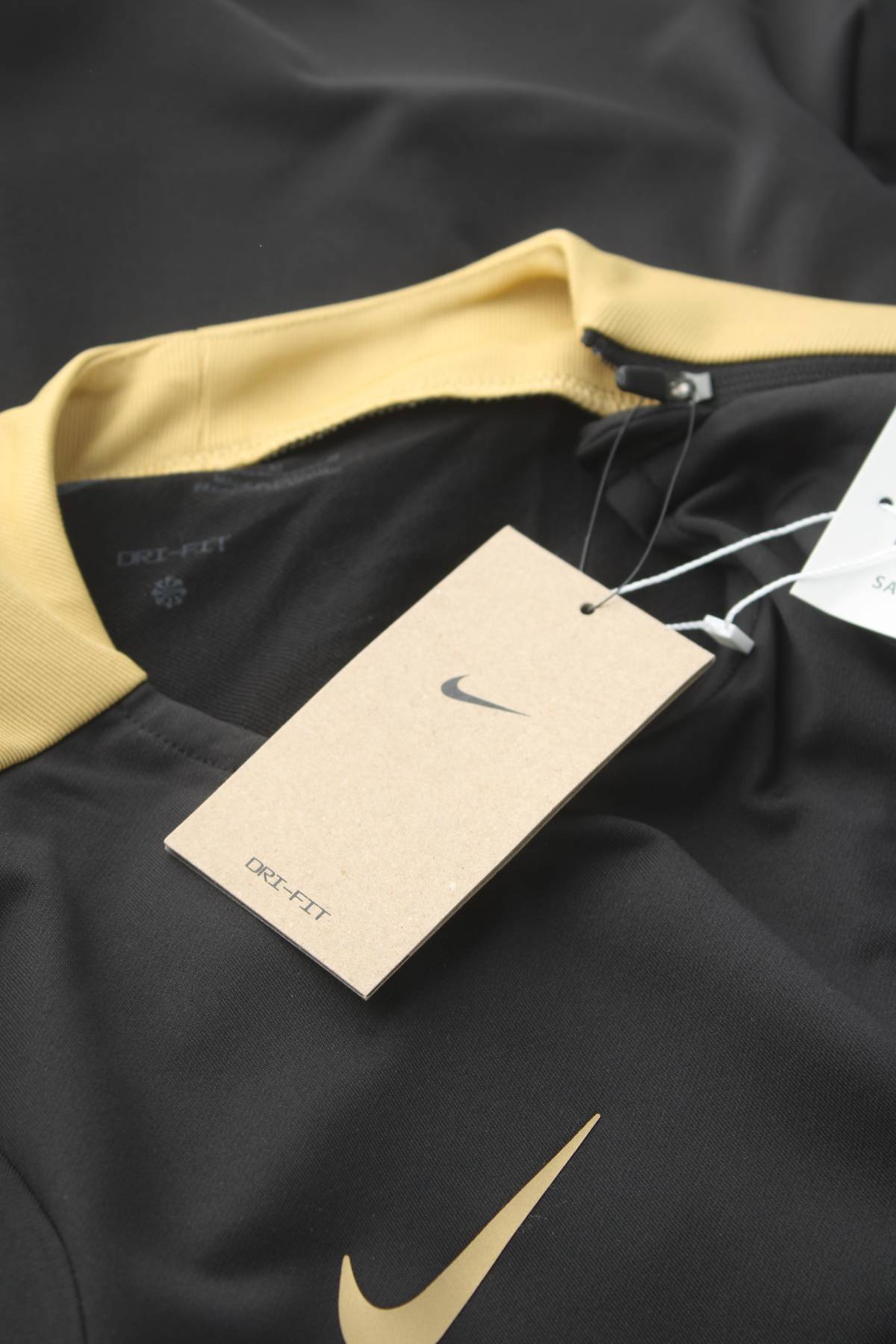 Γυναικεία αθλητική μπλούζα Nike3