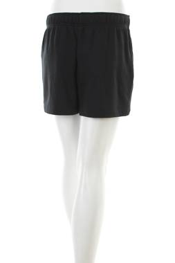 Дамски шорти Nike2