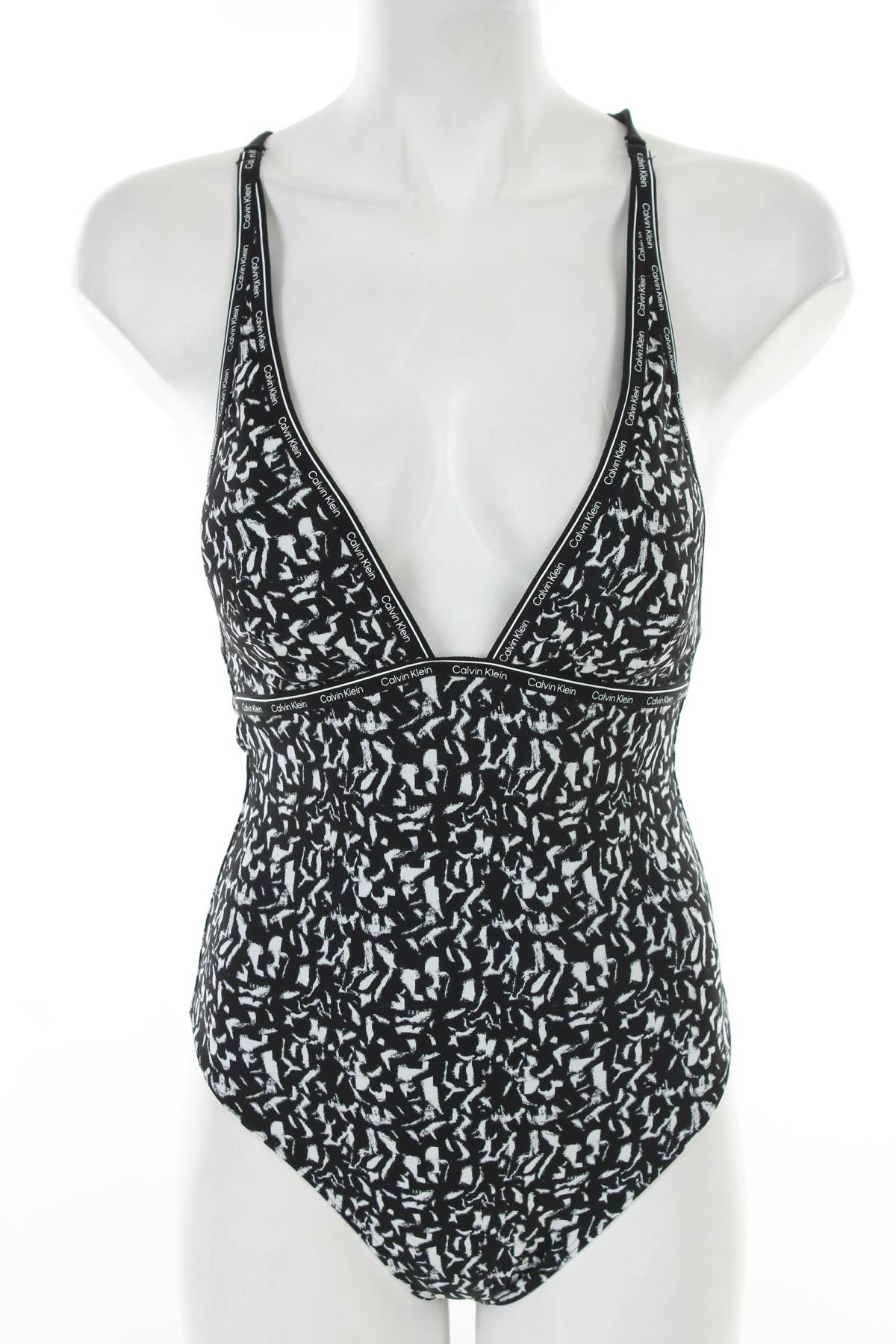 Цял бански Calvin Klein1