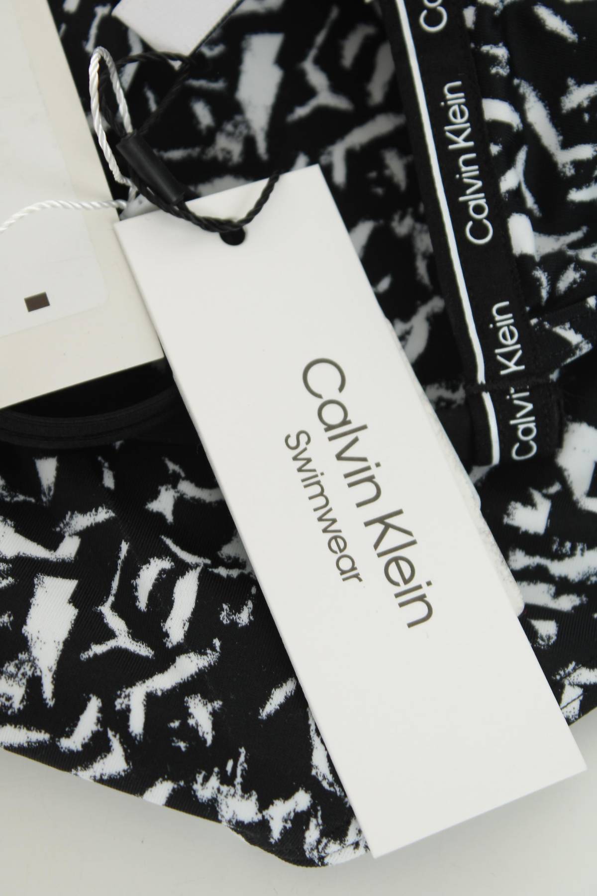 Цял бански Calvin Klein3