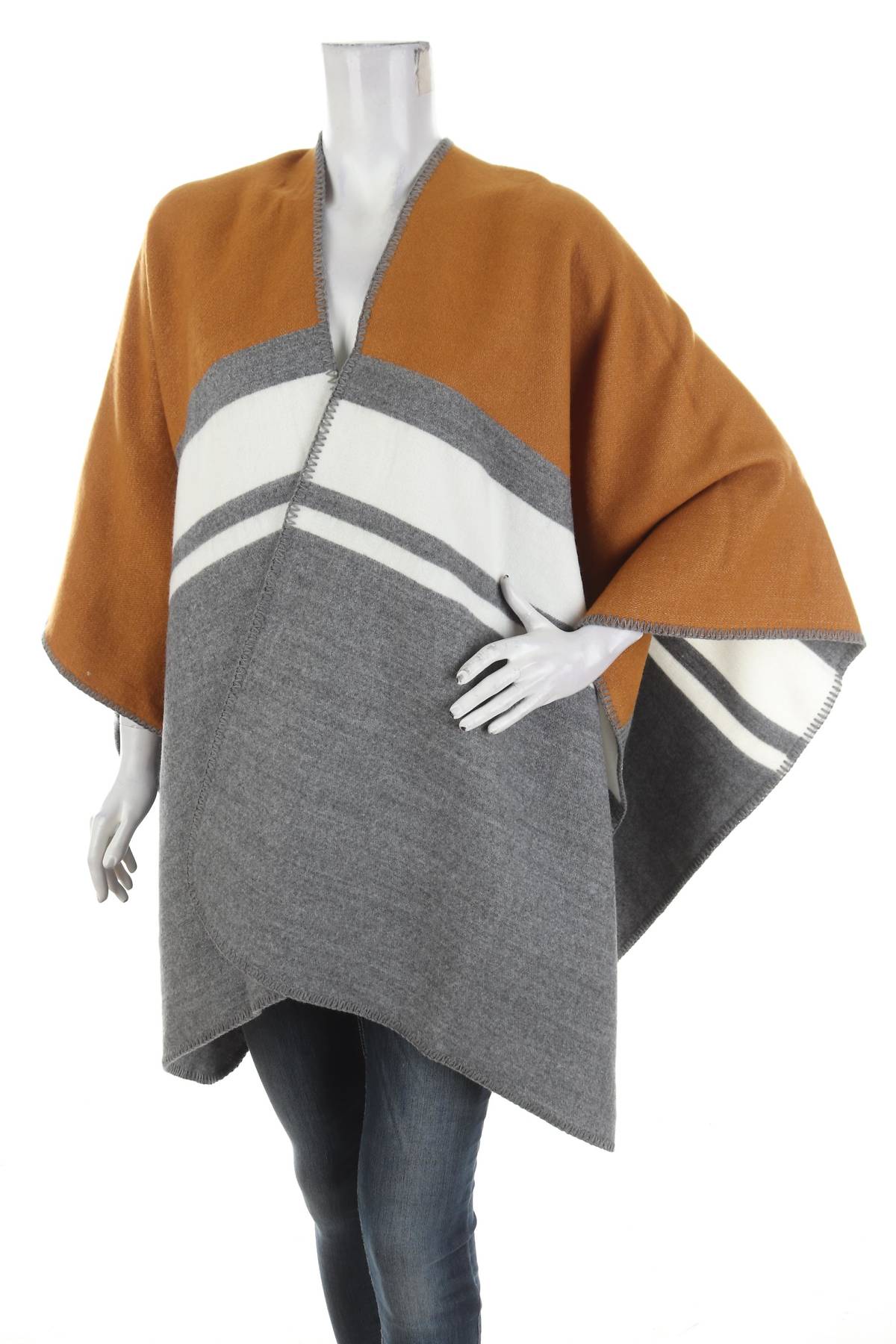 Пончо B. Young1