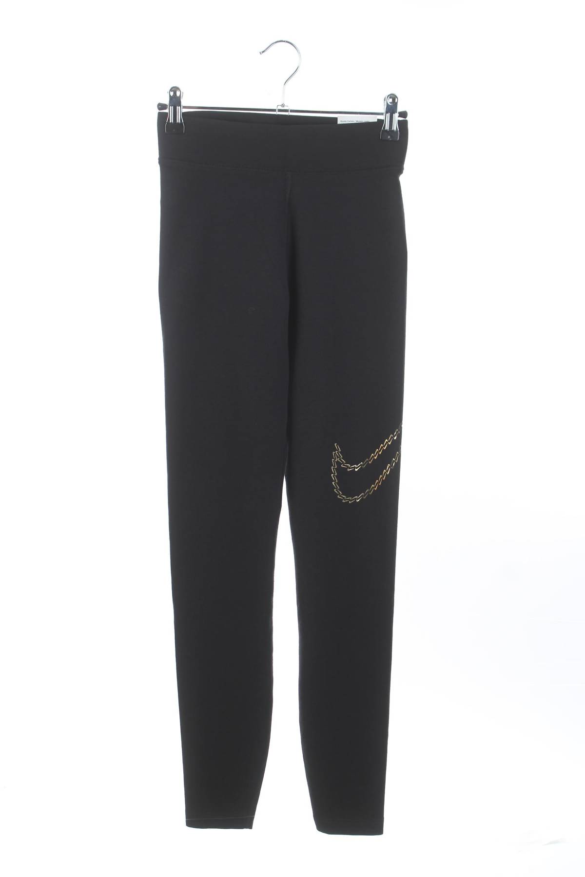 Дамски спортен клин Nike1