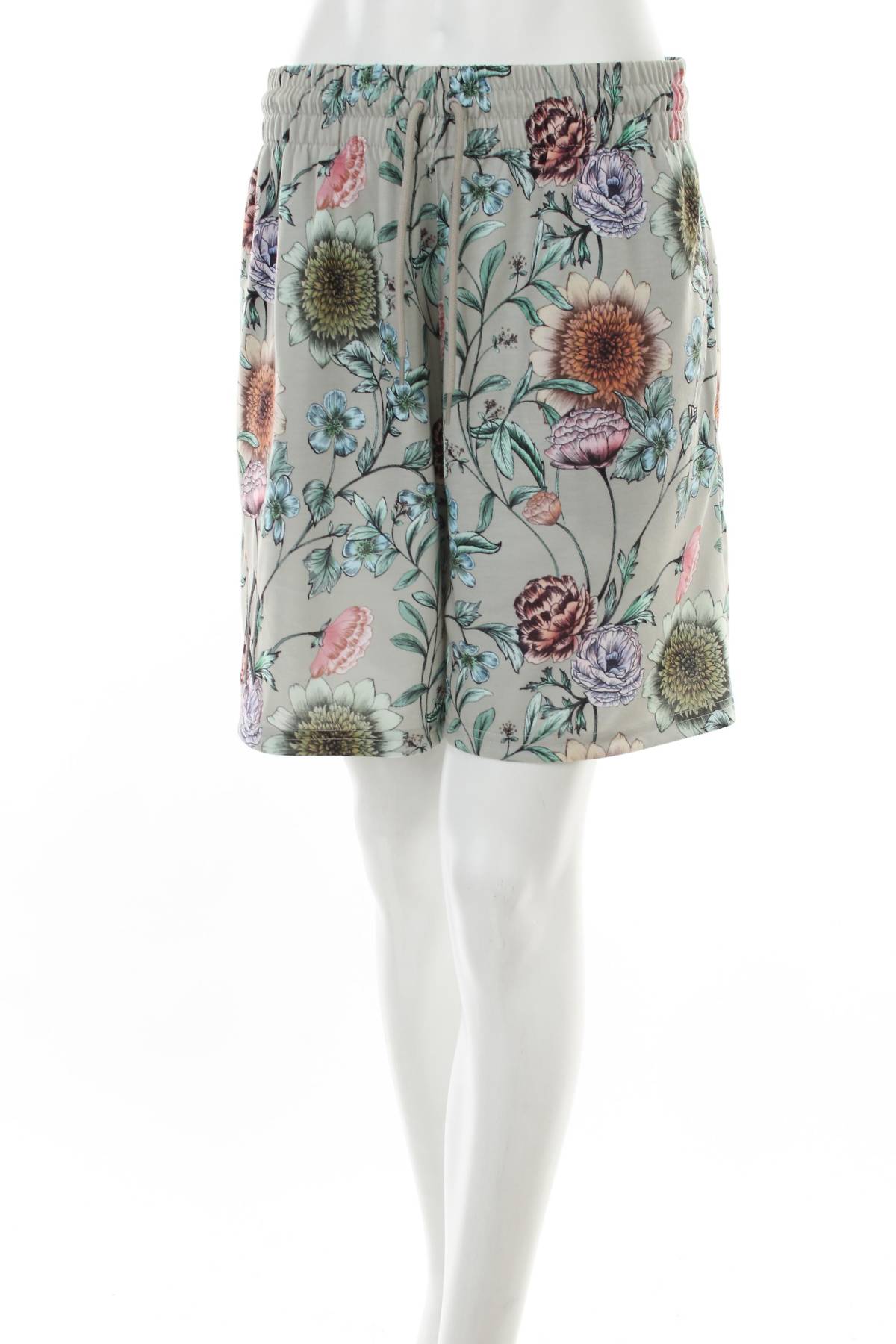 Дамски къс панталон New Era1