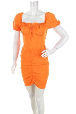 Рокля Boohoo1