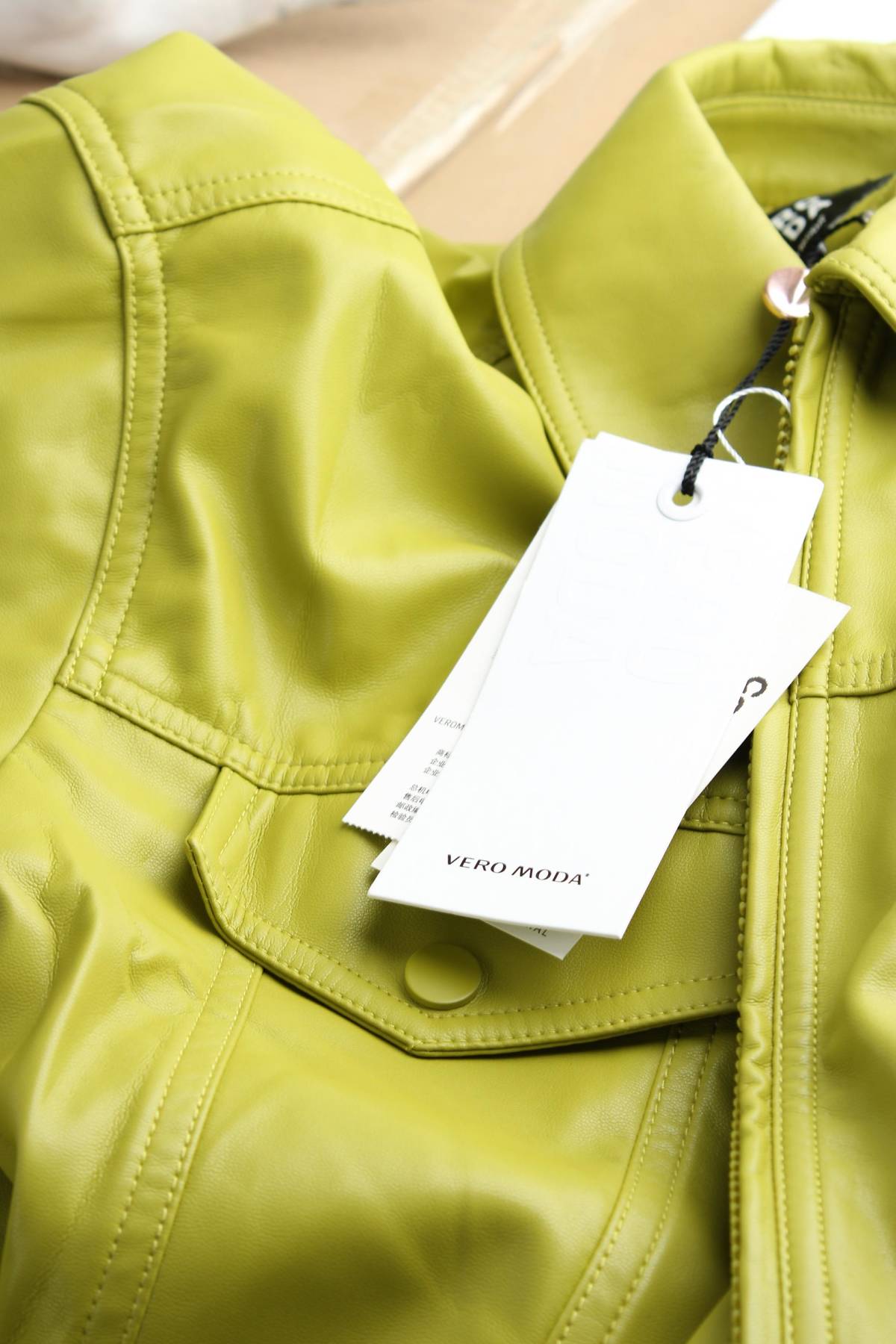 Γυναικείο δερμάτινο μπουφάν Vero Moda4