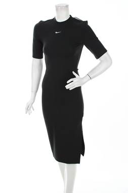 Φορέματα Nike1