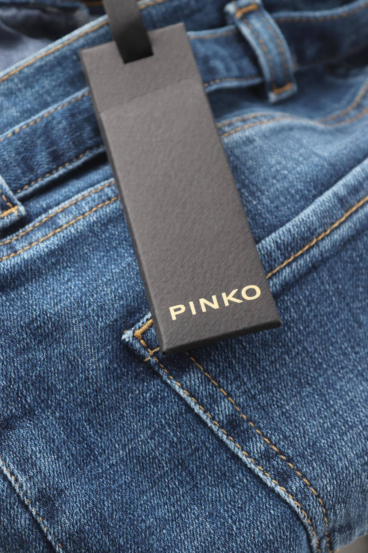 Дамски дънки Pinko3