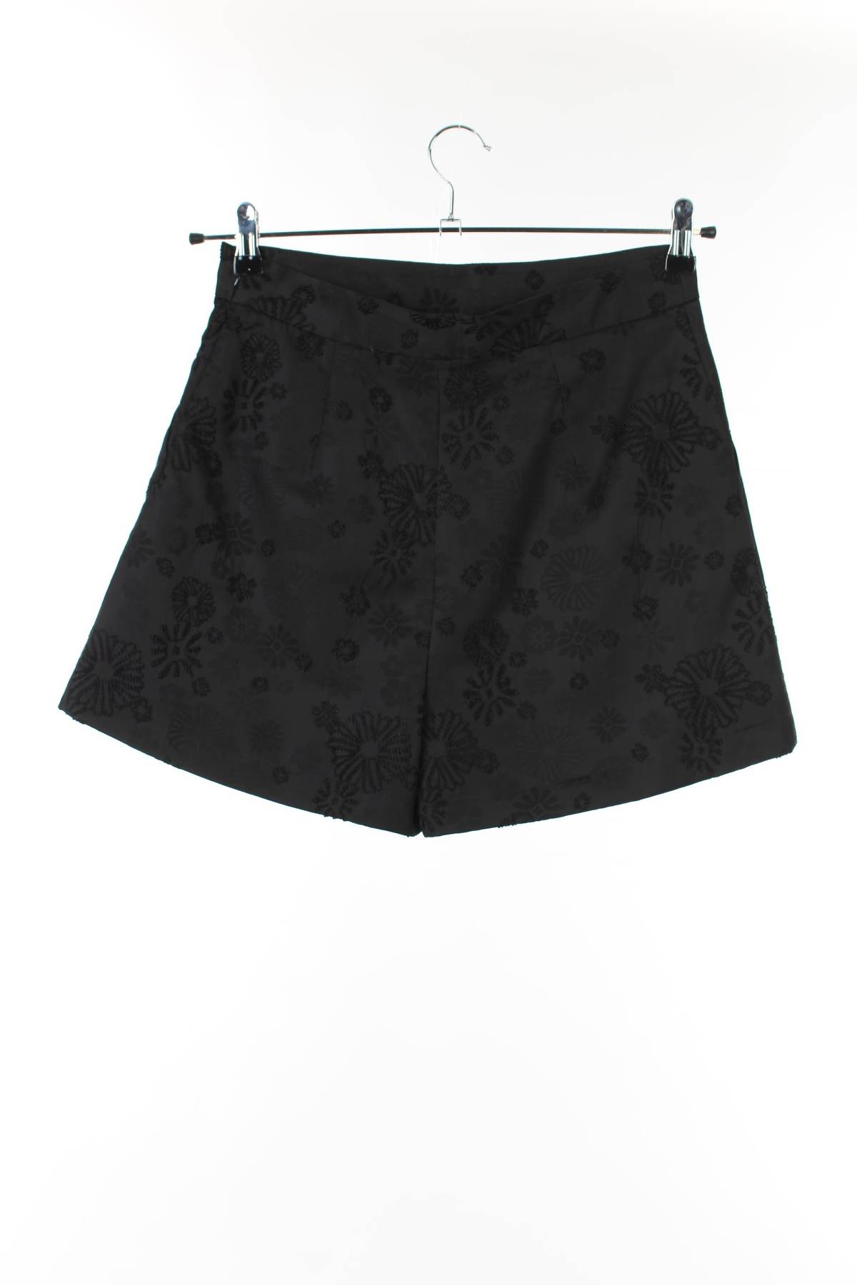 Дамски къс панталон Vero Moda2