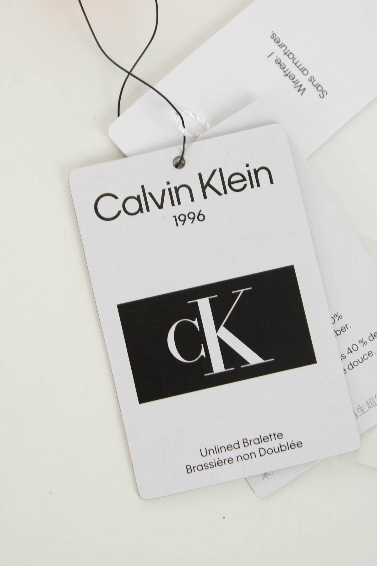 Σουτιέν Calvin Klein3
