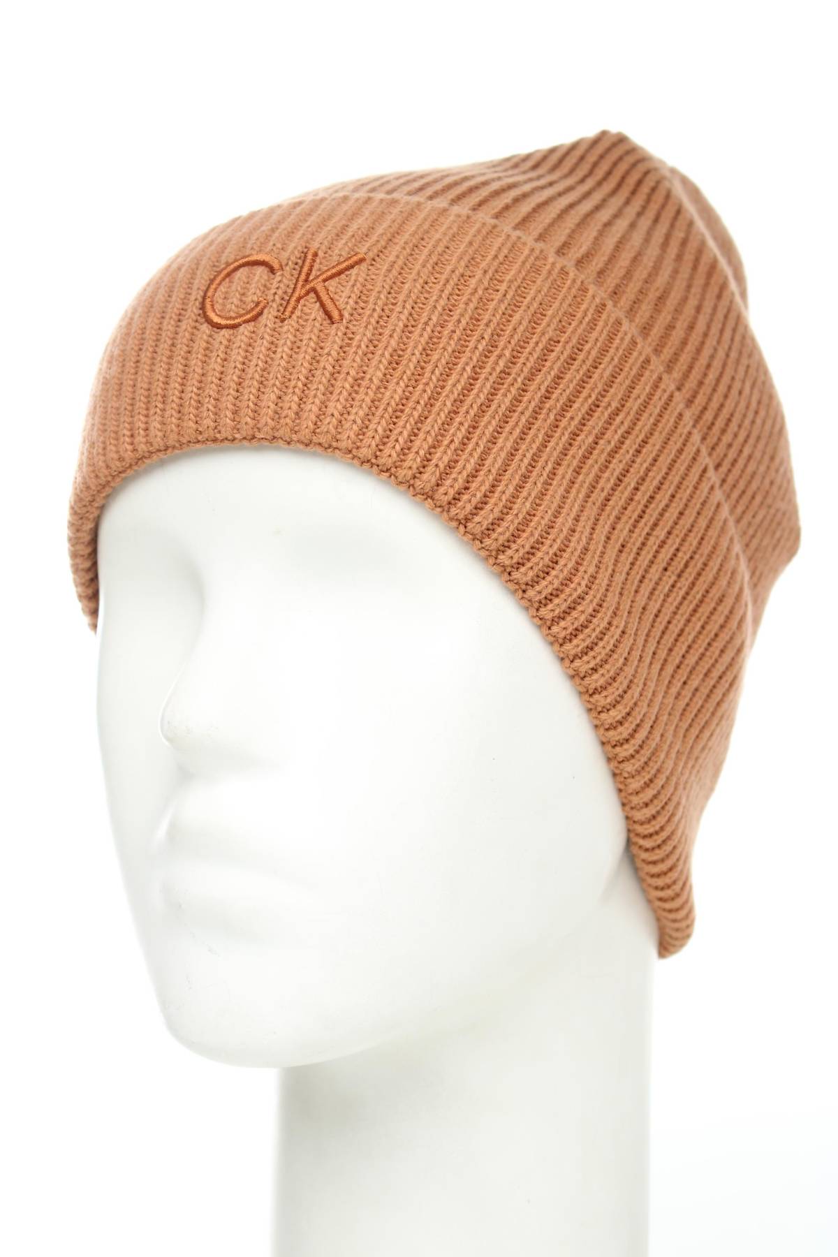 Шапка Calvin Klein1