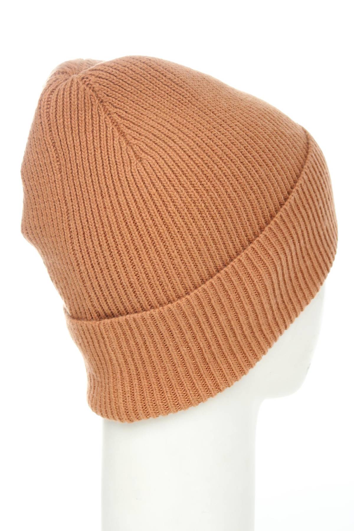 Шапка Calvin Klein2