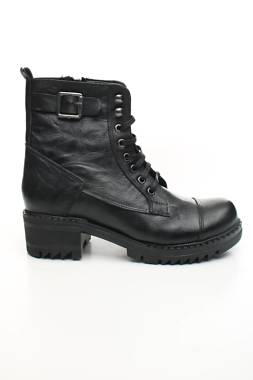 Дамски боти Step Glam1