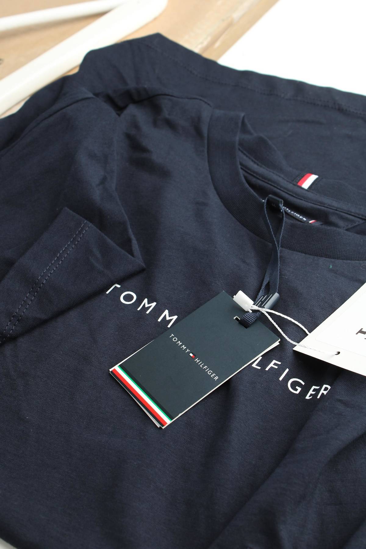 Детска тениска Tommy Hilfiger3 - Contour.bg Детска тениска Tommy Hilfiger3