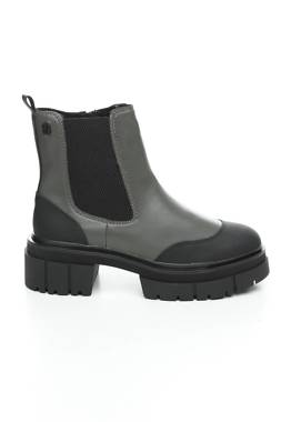 Γυναικεία μποτάκια S.Oliver1