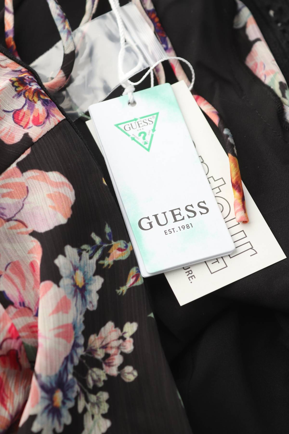 Рокля Guess3