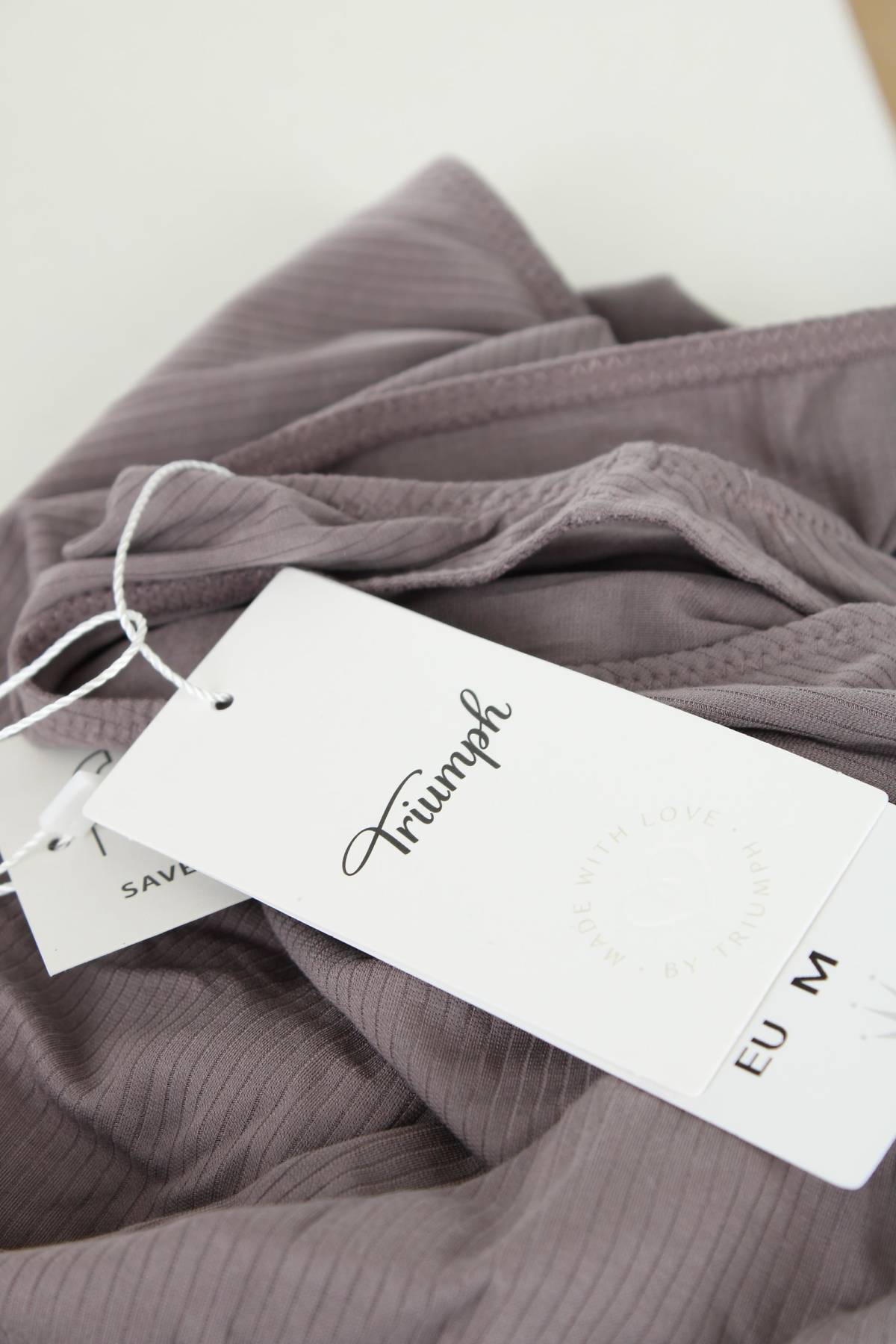 Дамско боди Triumph3