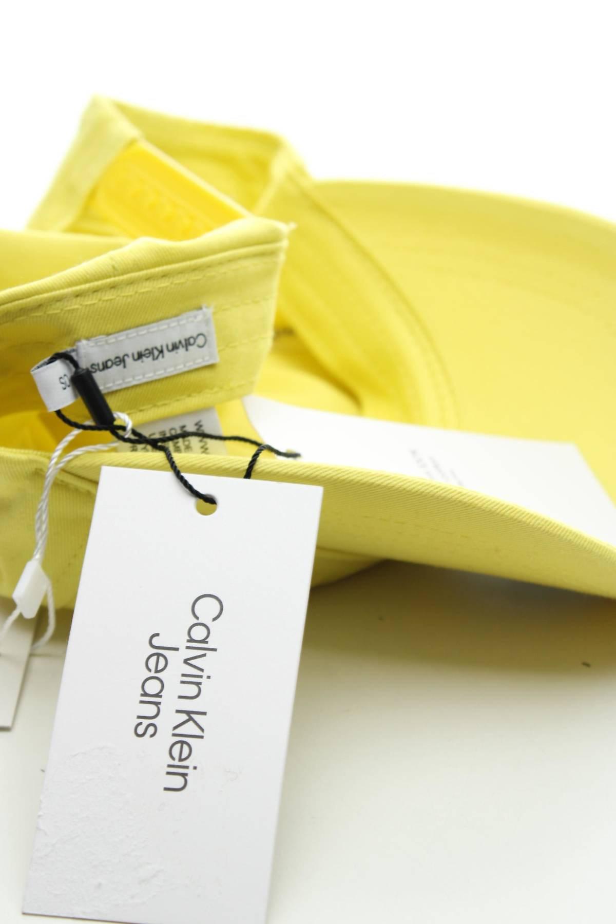 Шапка Calvin Klein Jeans3