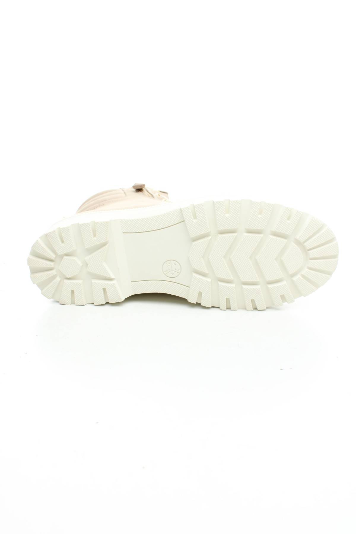 Дамски боти Tamaris4