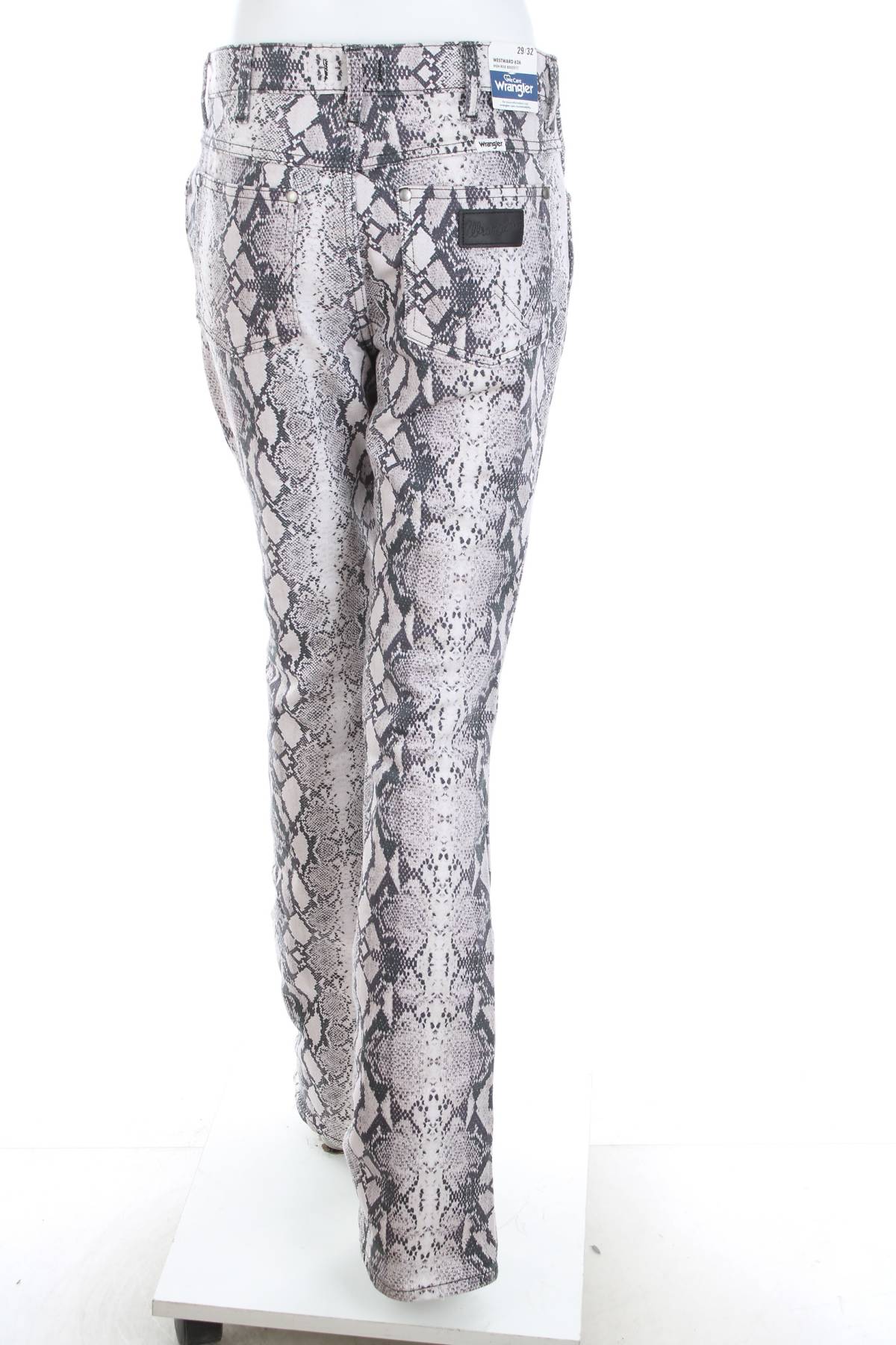 Дамски панталон Wrangler2