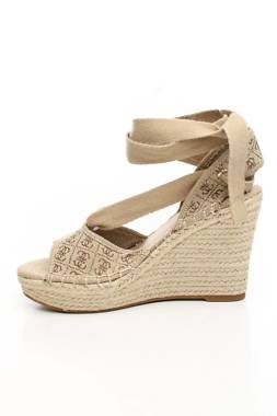 Σανδάλια Guess2