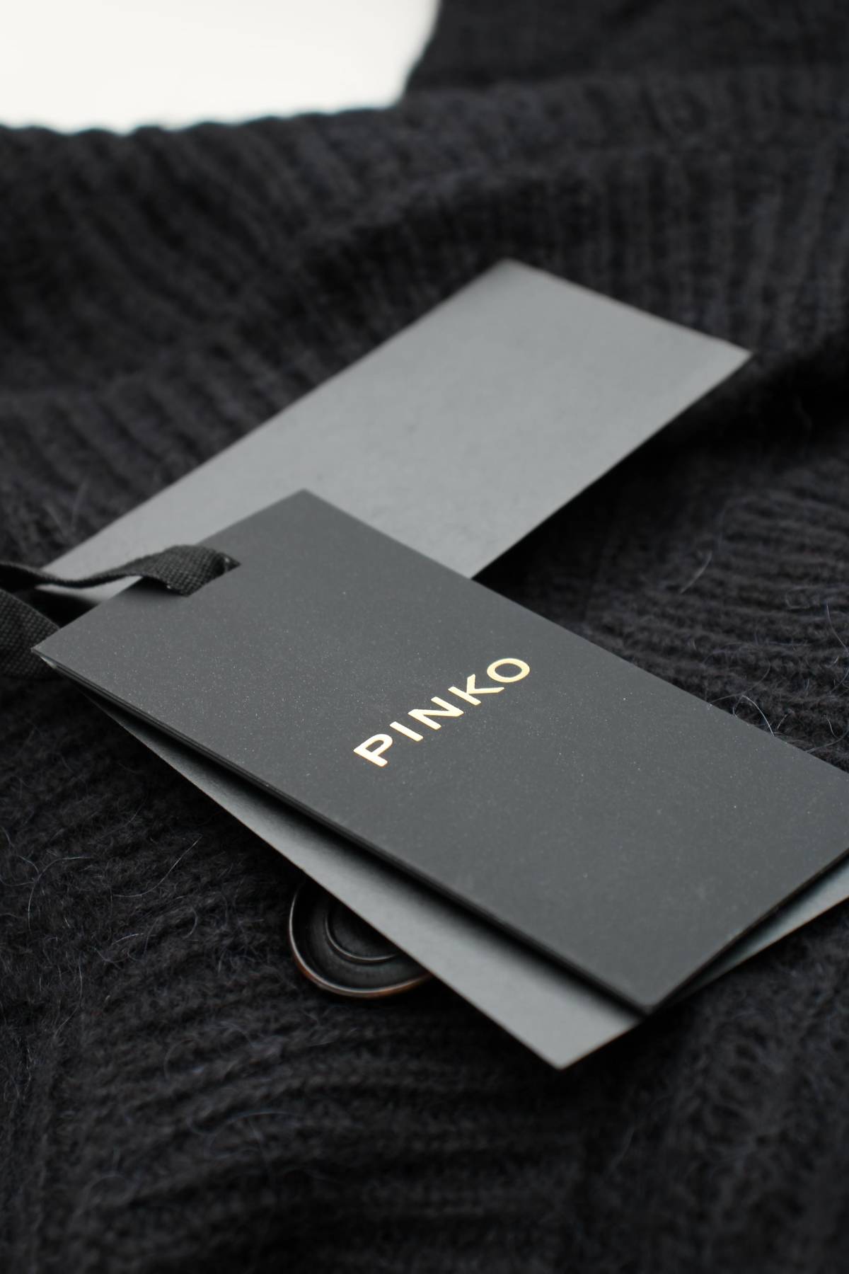 Дамска жилетка Pinko3