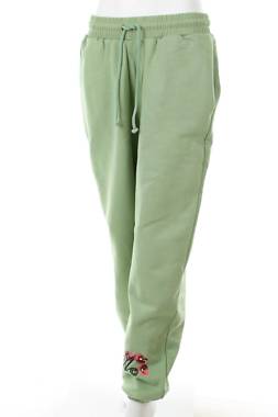 Γυναικείο αθλητικό παντελόνι Asos1