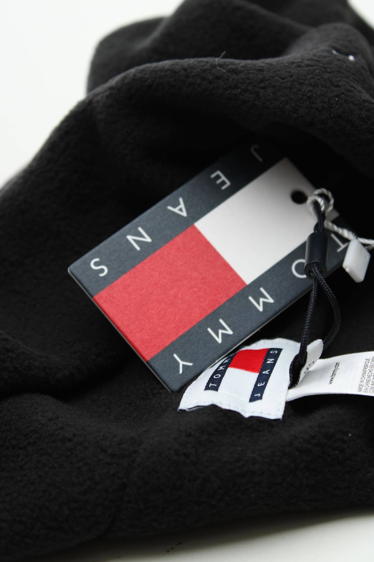 Шапка Tommy Jeans3