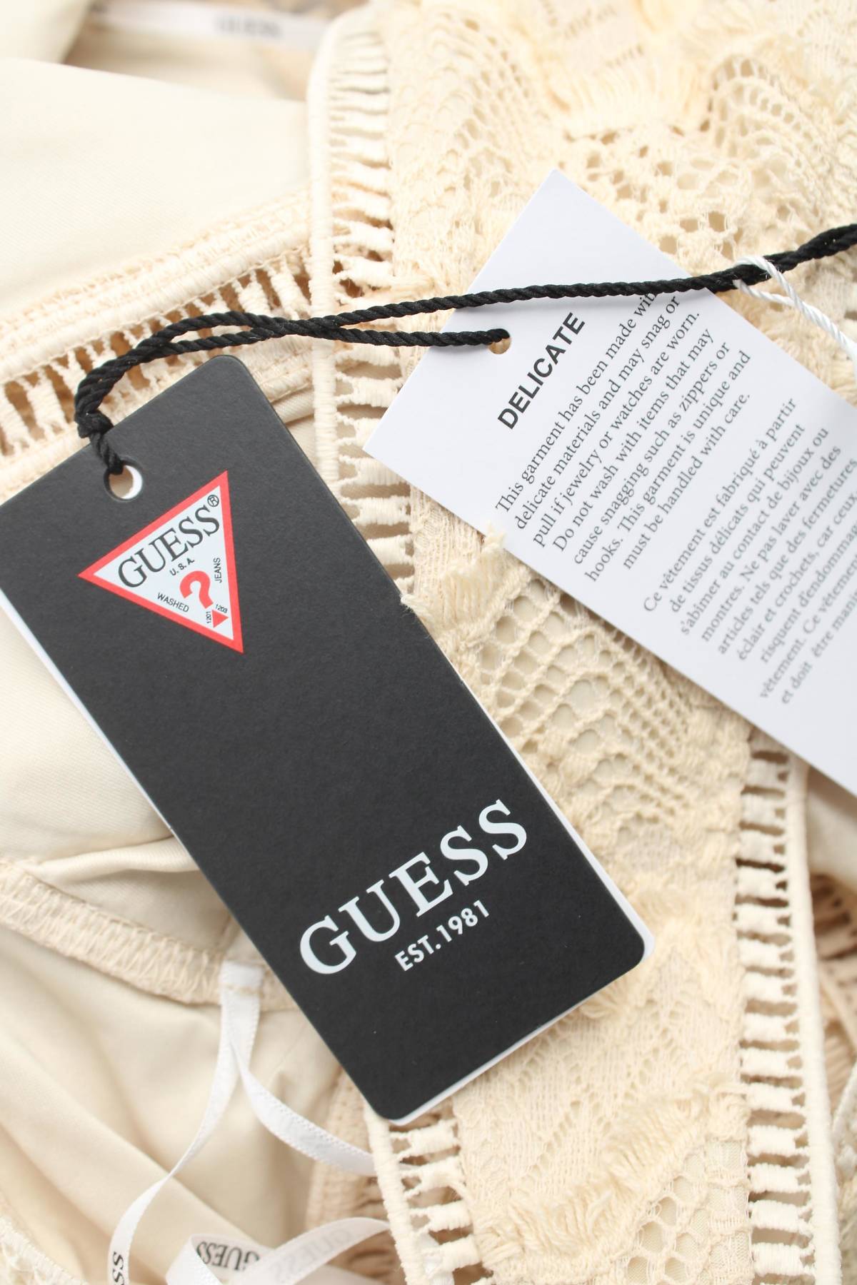 Φορέματα Guess3