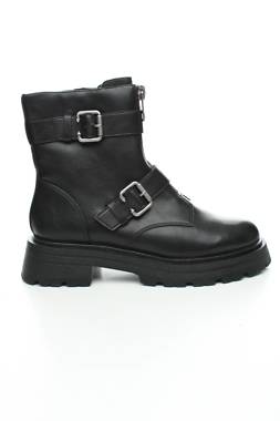 Дамски боти Tamaris1