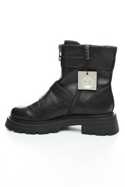 Дамски боти Tamaris2