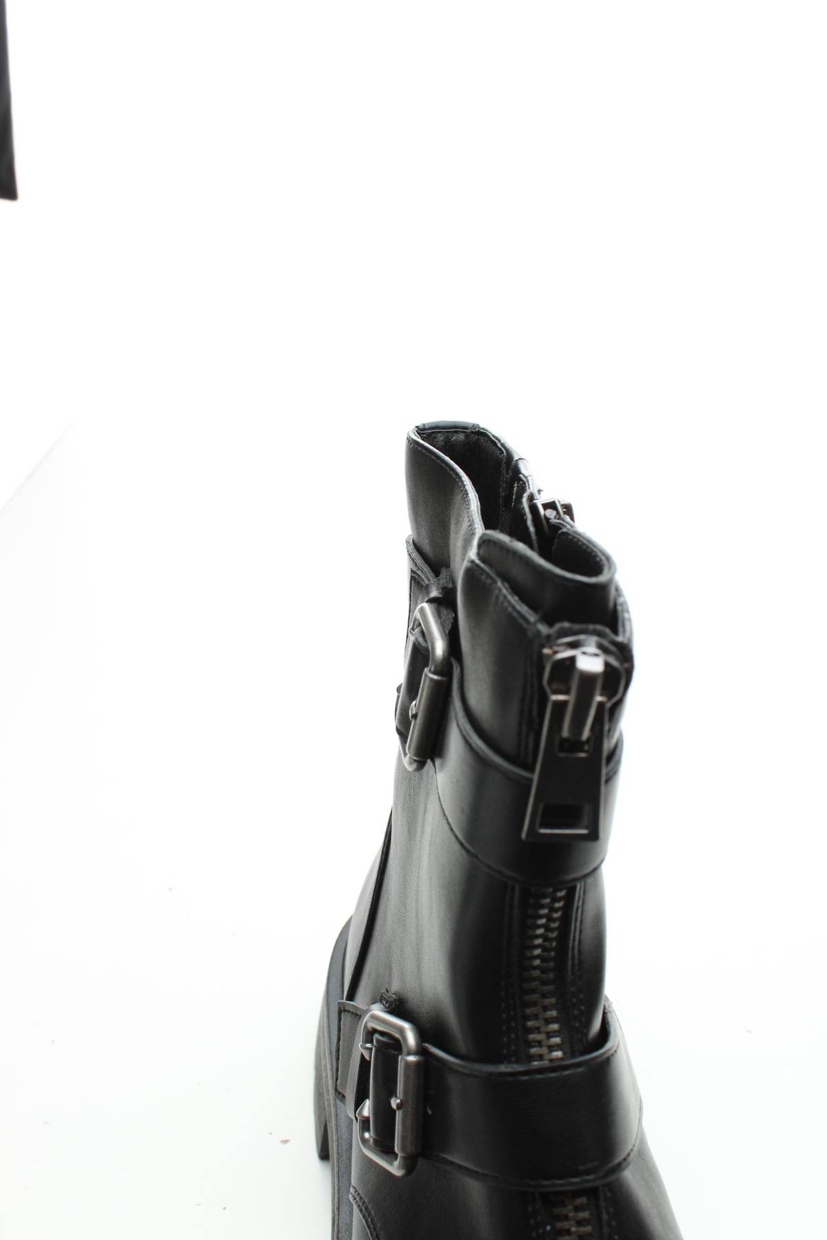 Дамски боти Tamaris5