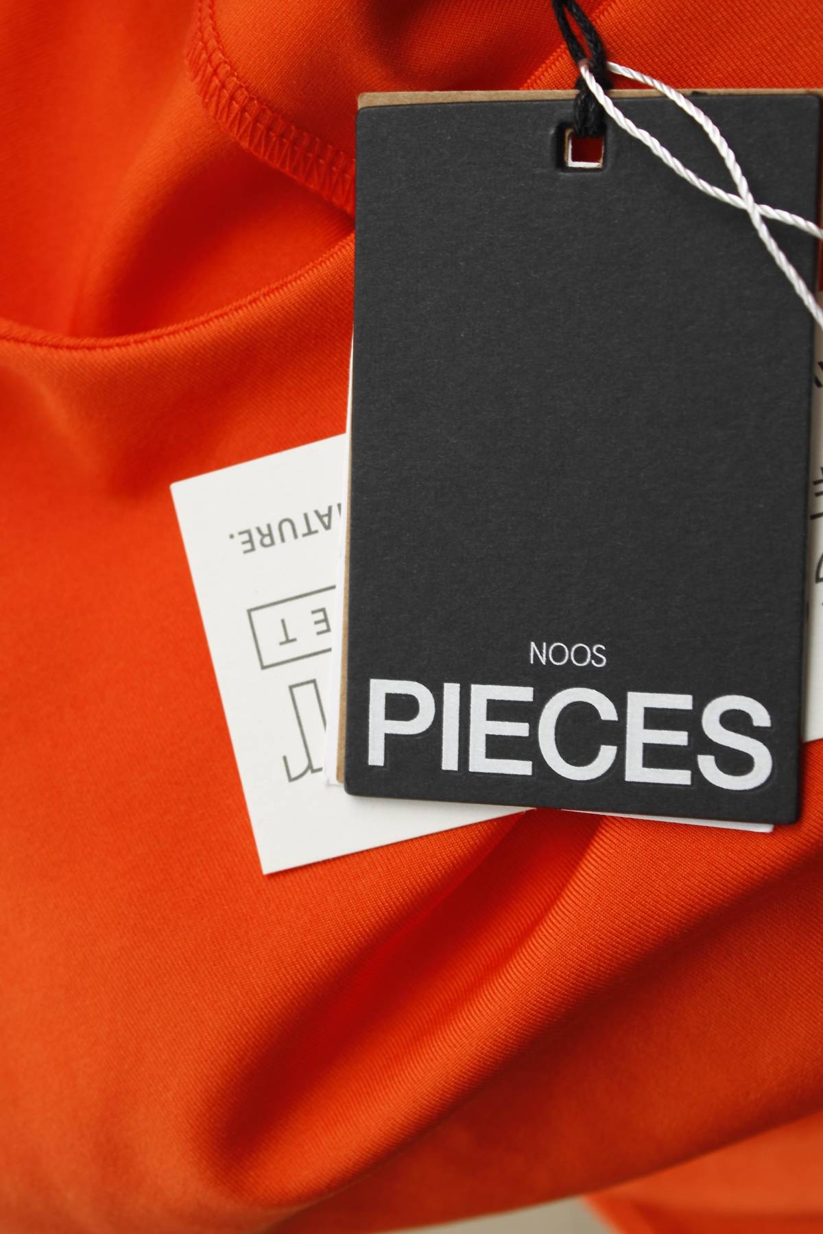 Γυναικείο αμάνικο Pieces3 - Contourshop.gr Γυναικείο αμάνικο Pieces3