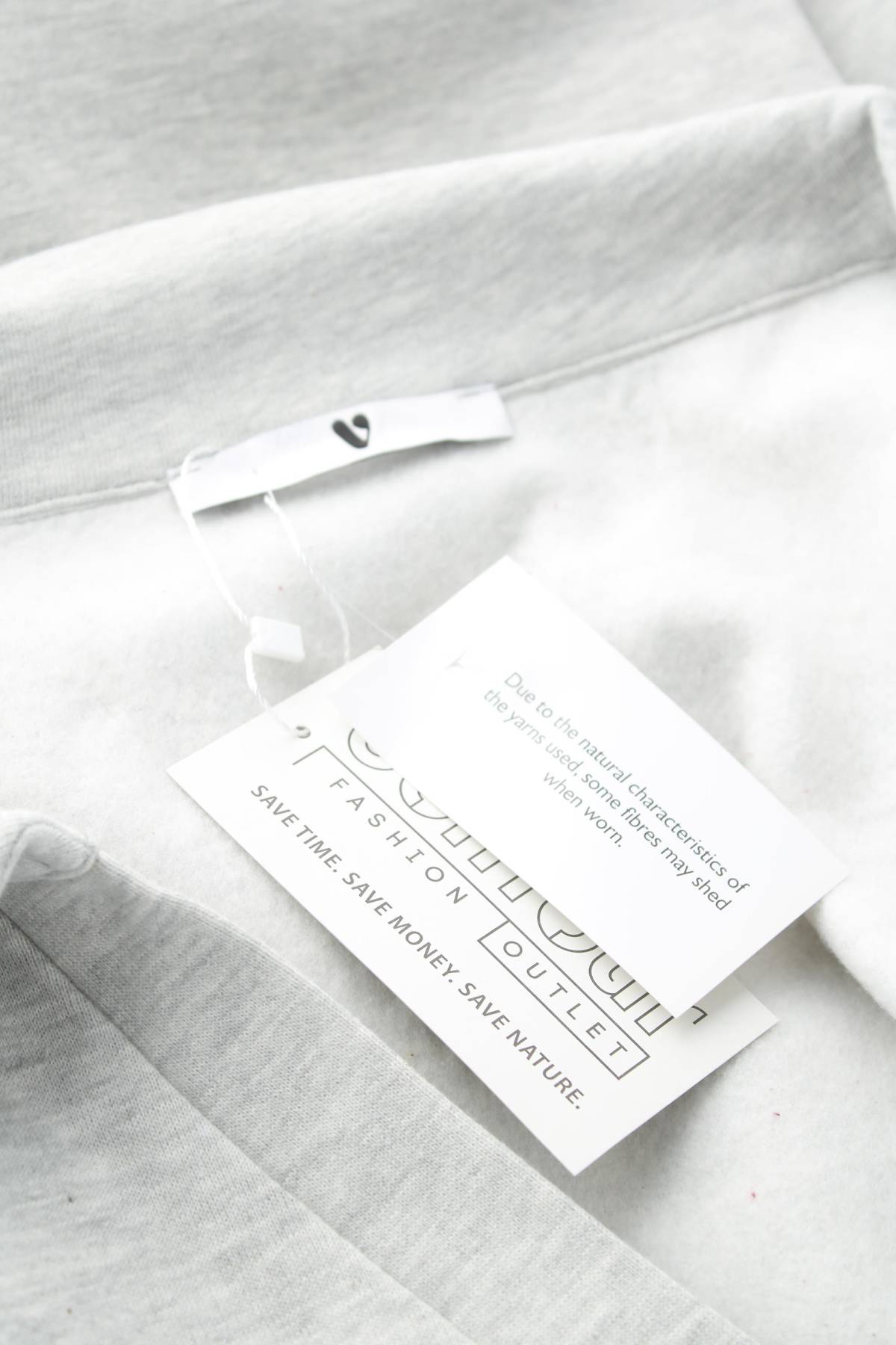 Γυναικεία μπλούζα V by Very3 - Contourshop.gr Γυναικεία μπλούζα V by Very3