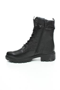 Дамски боти Tamaris2