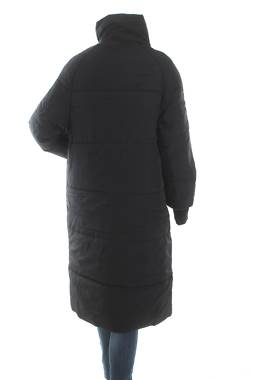 Дамско яке Boohoo2