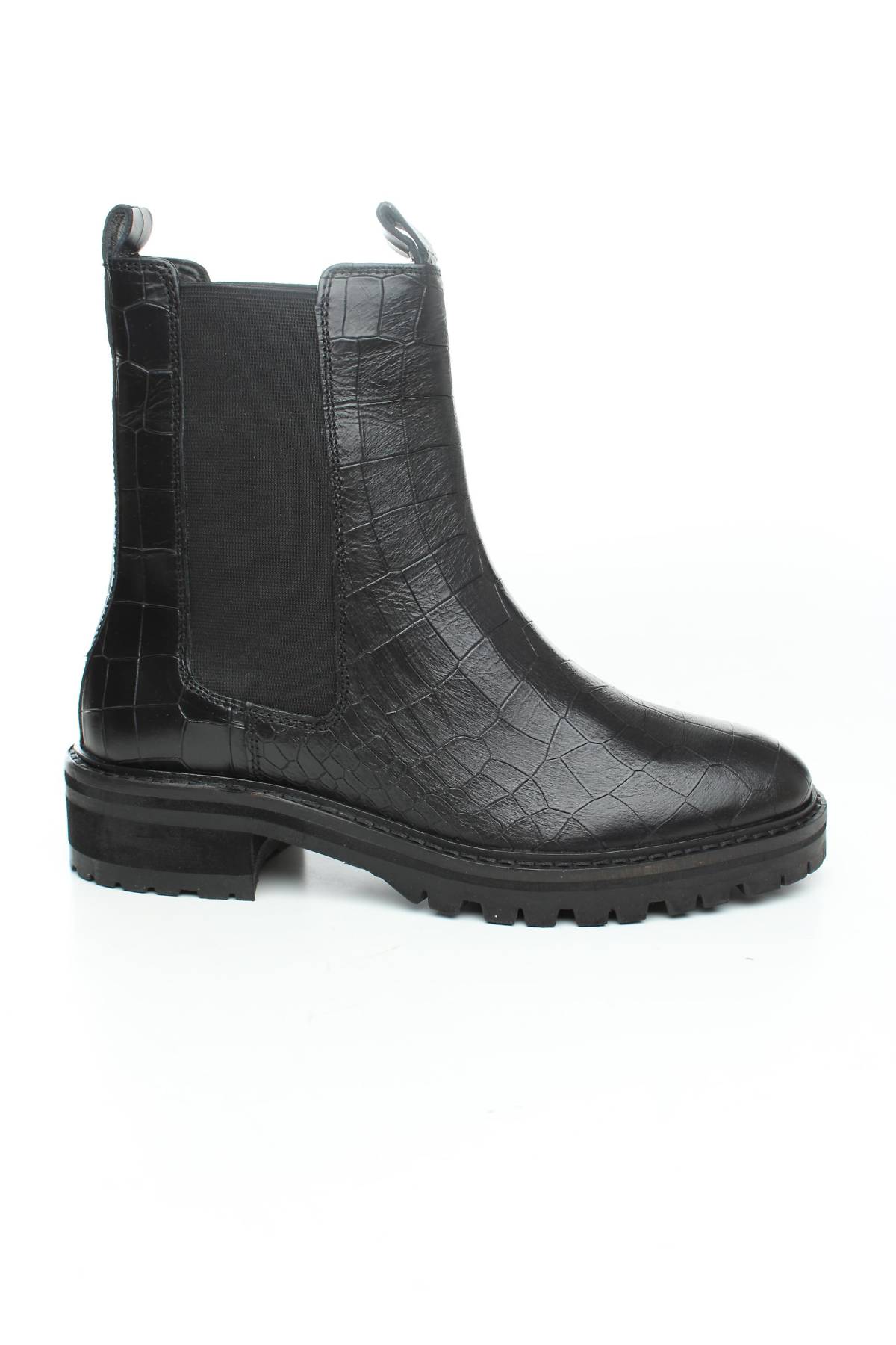 Дамски боти Clarks1