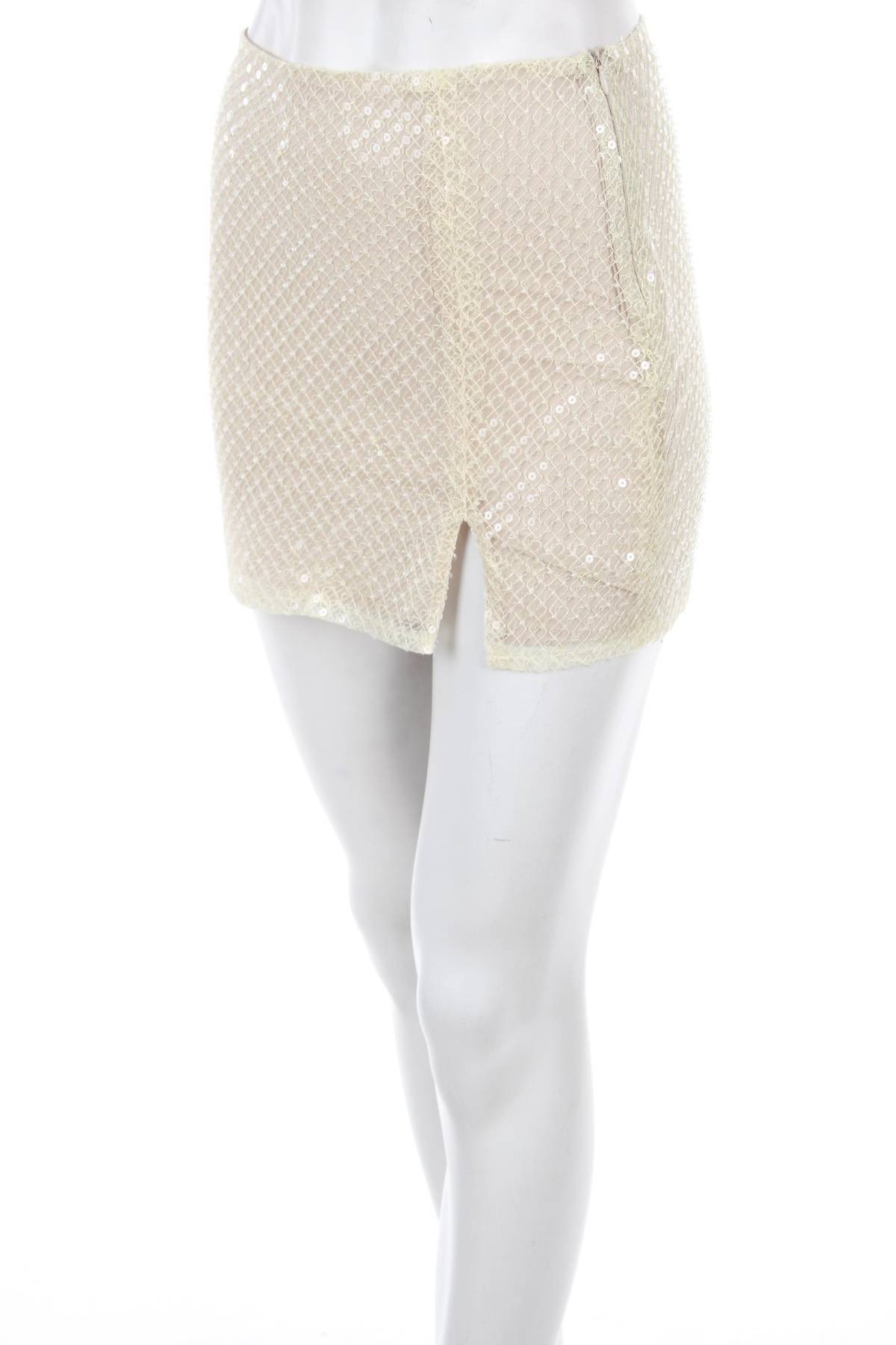 Пола Pull & Bear1 - Contour.bg Пола Pull & Bear1