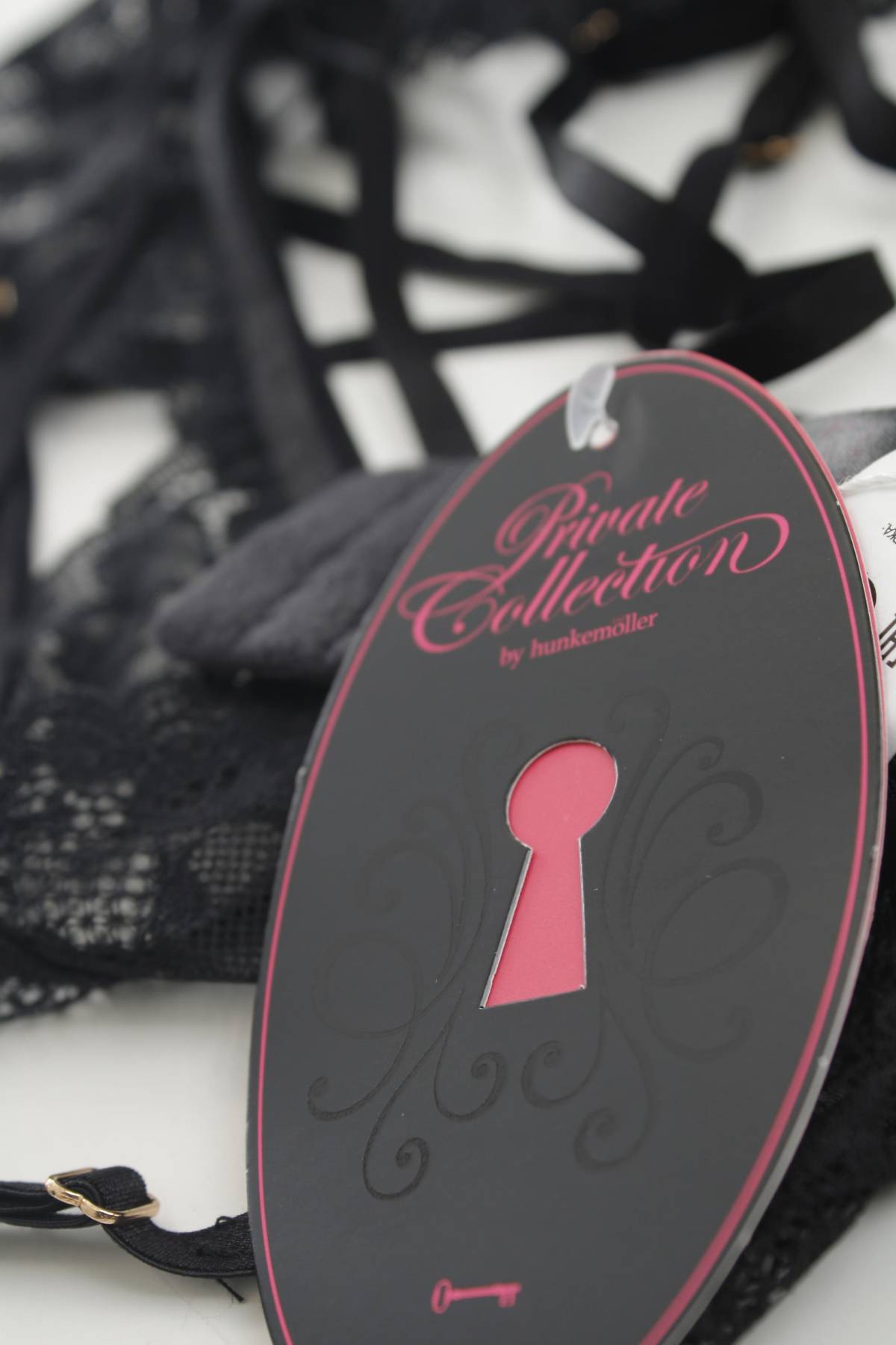 Жартиер Hunkemoller3 - Contour.bg Жартиер Hunkemoller3