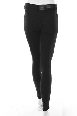 Γυναικεία τζιν Vero Moda2 - Contourshop.gr Γυναικεία τζιν Vero Moda2