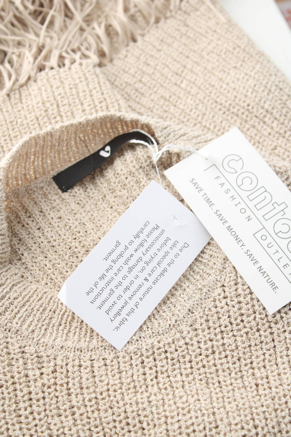 Γυναικείο αμάνικο V by Very3 - Contourshop.gr Γυναικείο αμάνικο V by Very3