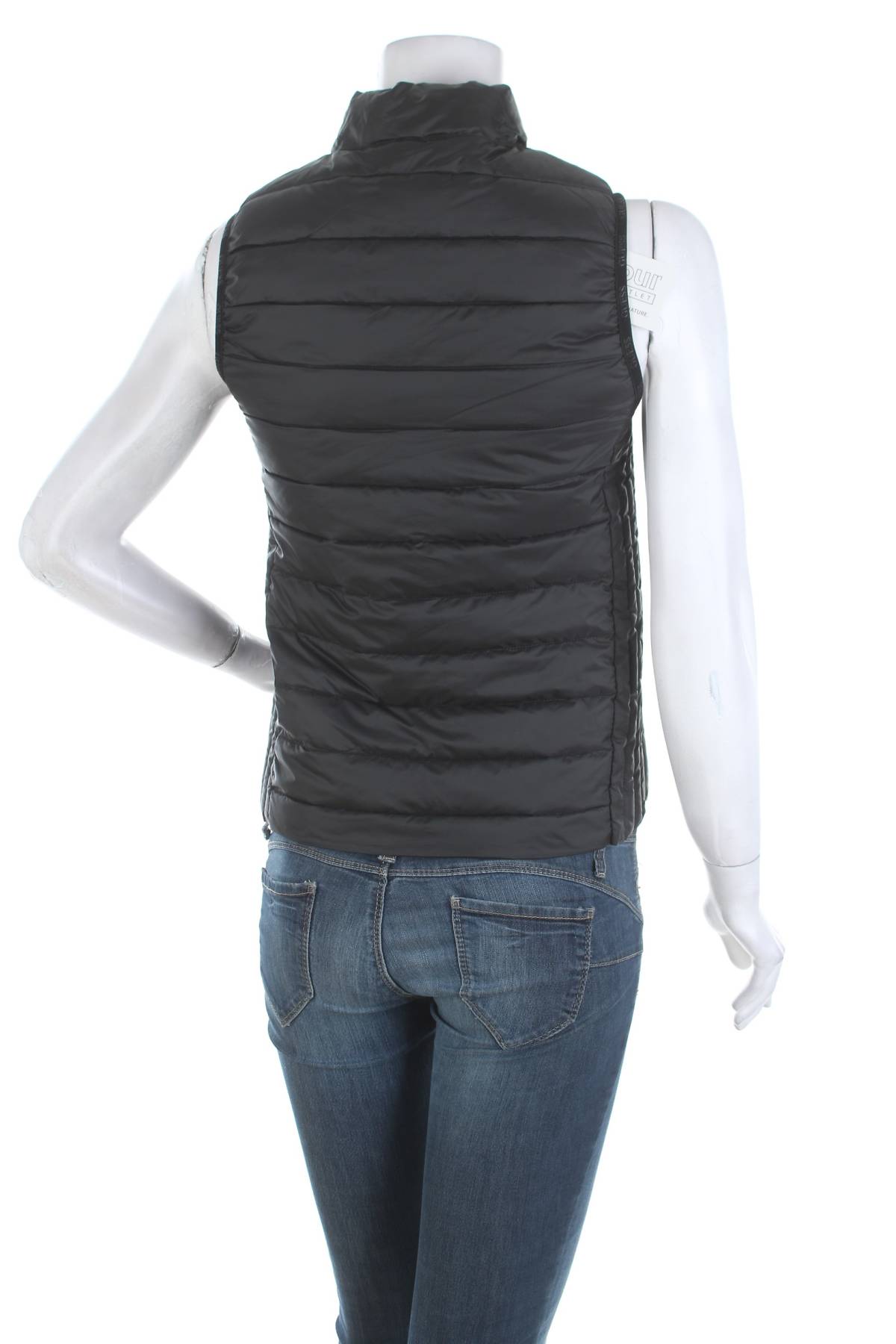 Дамски елек Guess2