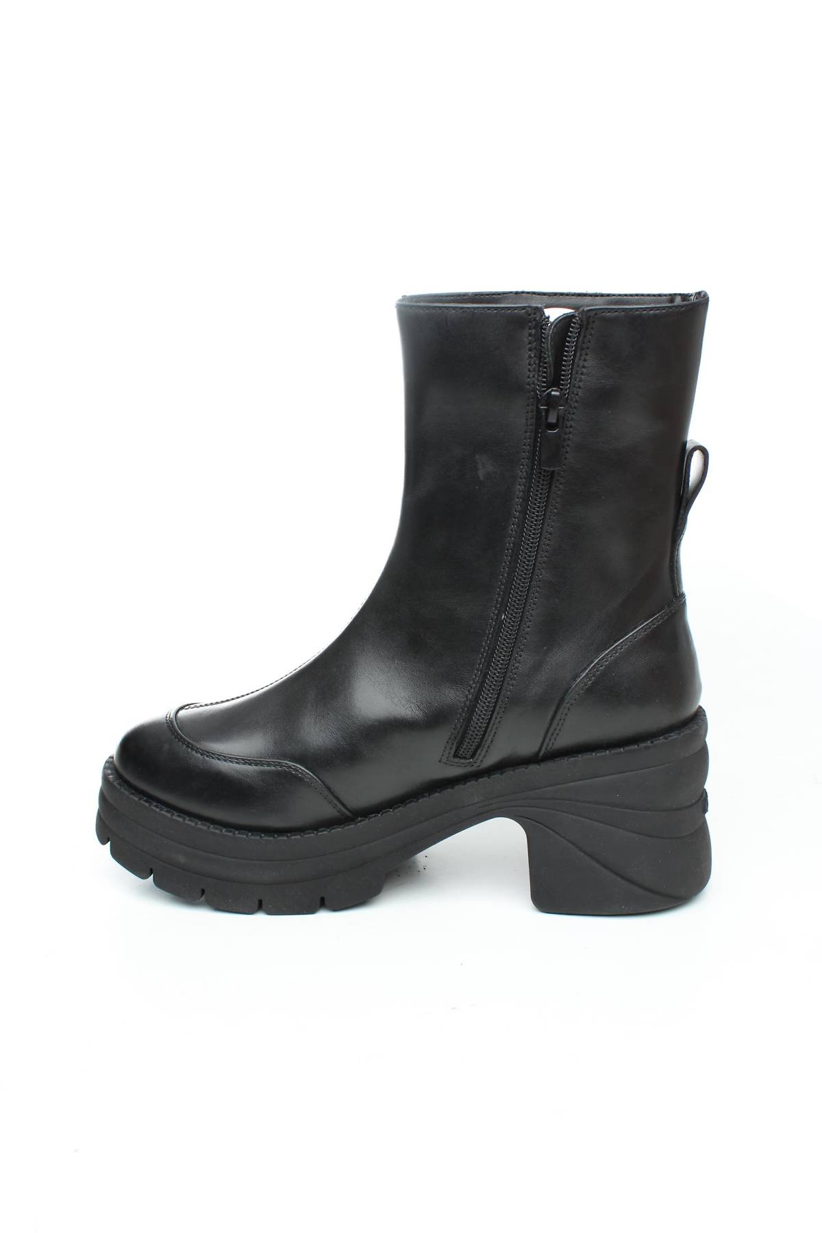 Дамски боти Kickers2