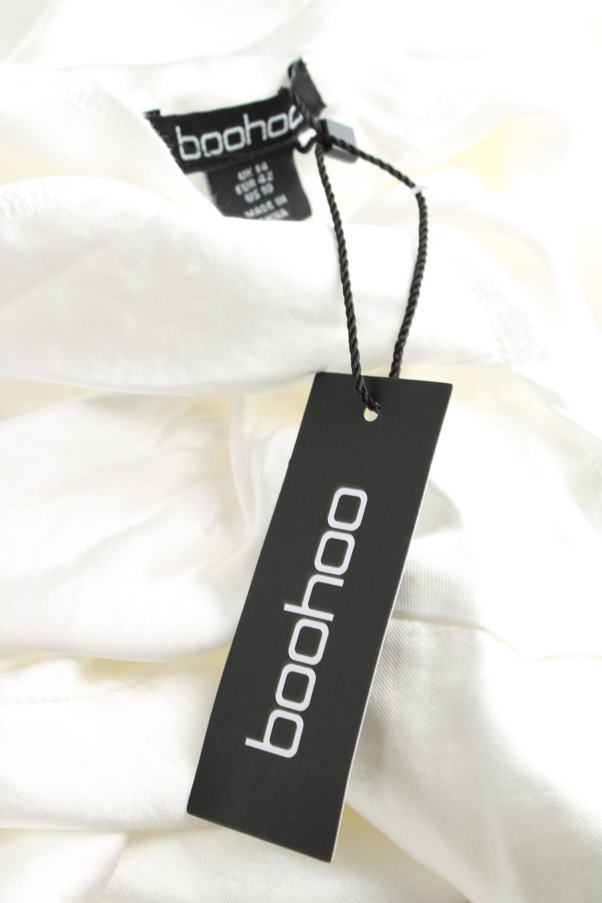 Рокля Boohoo3