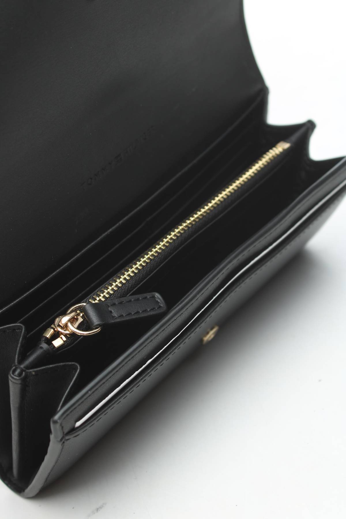 Портмоне Tommy Hilfiger3 - Contour.bg Портмоне Tommy Hilfiger3