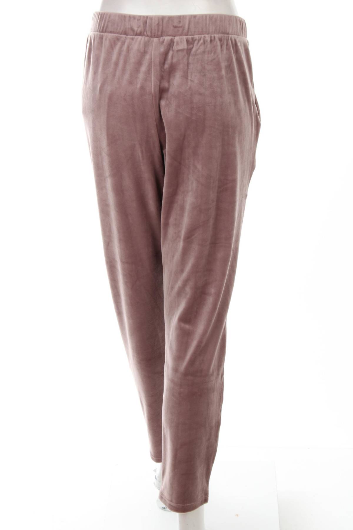 Домашно облекло Triumph2 - Contour.bg Домашно облекло Triumph2