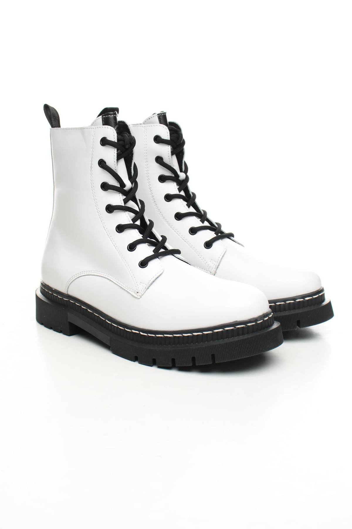 Дамски боти Tamaris3