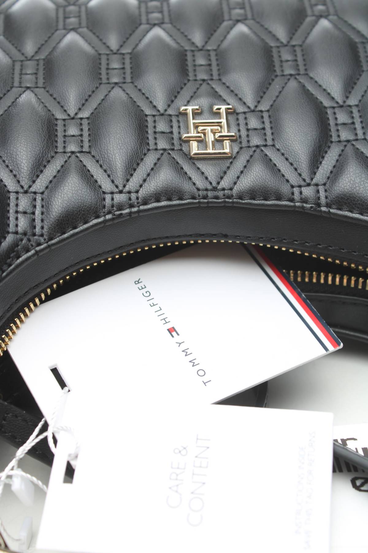 Дамска кожена чанта Tommy Hilfiger4 - Contour.bg Дамска кожена чанта Tommy Hilfiger4